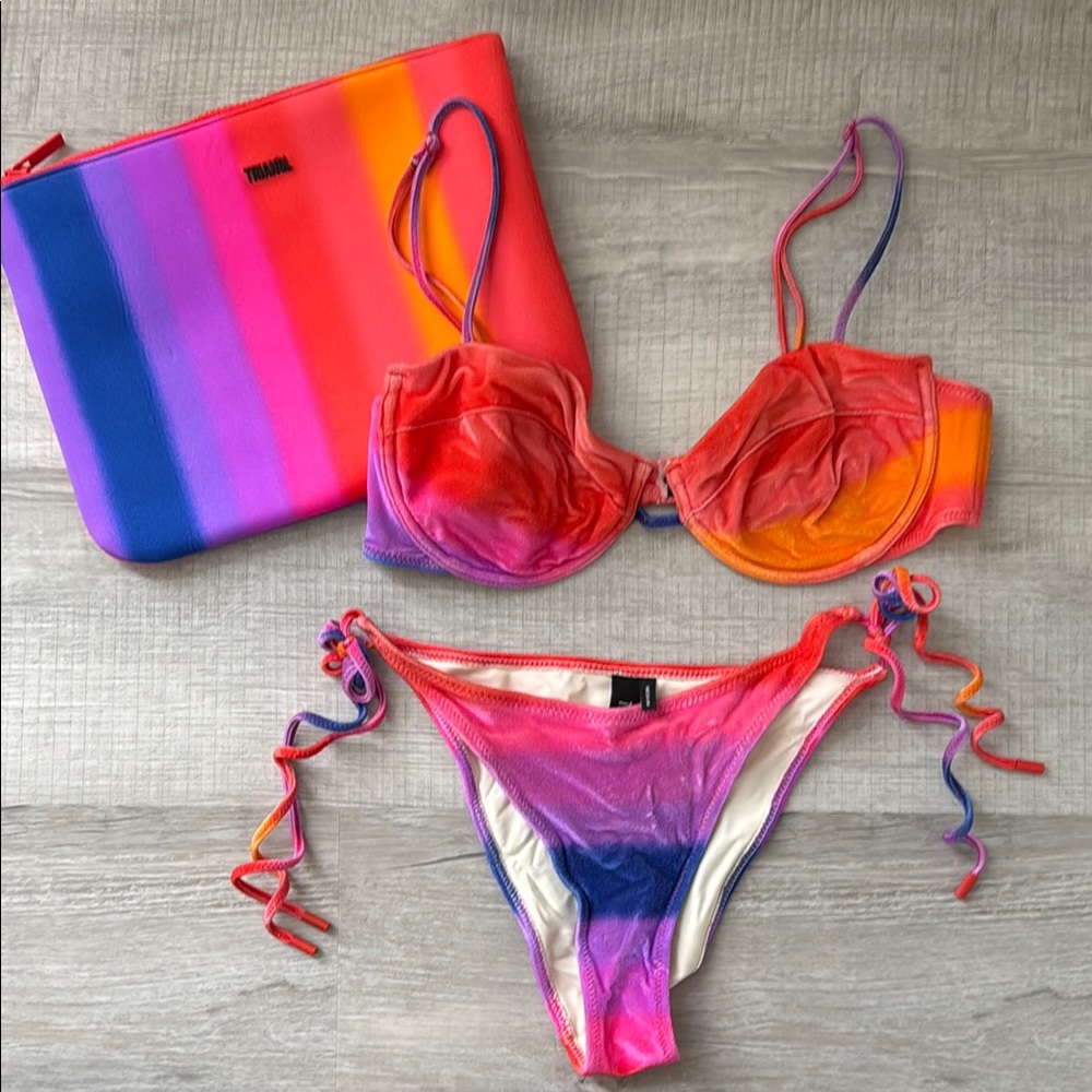 Triangl Mala Bikini in Coni